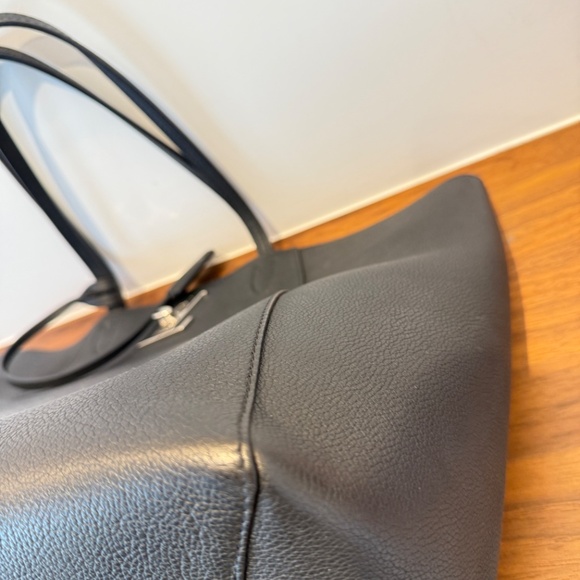 SOLD ❌Louis Vuitton Calfskin Cabas Lockme tote in Black - Picture 6 of 13